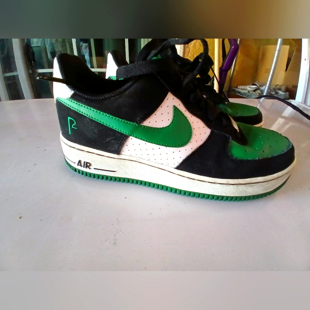 Nike A-F1  Black and Green Sneakers